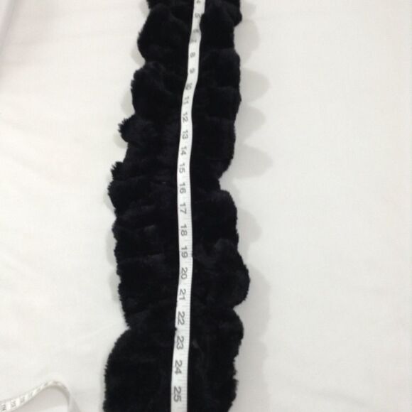 Faux Fur One Size Fit Most Scarf - Picture 2 of 5